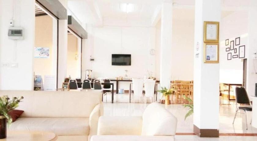 Rueangrat Hotel Ranong Exteriör bild