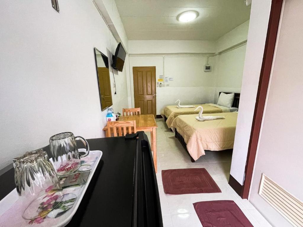 Rueangrat Hotel Ranong Exteriör bild